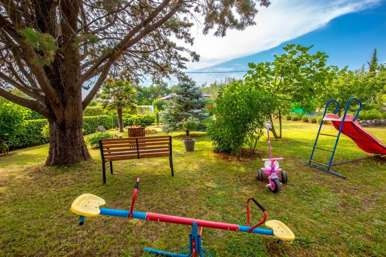 Garden Paradise App Sveti Vid-Miholjice Экстерьер фото