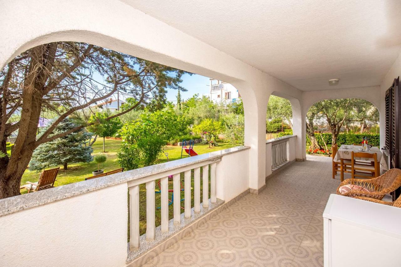 Garden Paradise App Sveti Vid-Miholjice Экстерьер фото